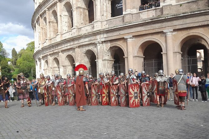 Colosseum Hosted Entry + Audio Guide & Pro Photoshoot (Arena Opt) - Meeting at the green kiosk outside the Colosseum