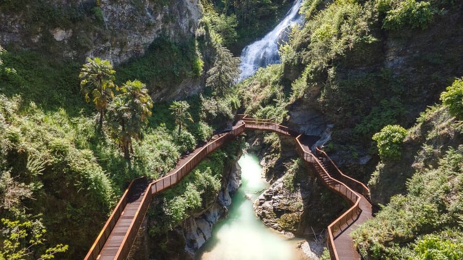 Como Lake: entry ticket Bellano Gorge and audioguide of lake - Entering Orrido di Bellano through the footbridges