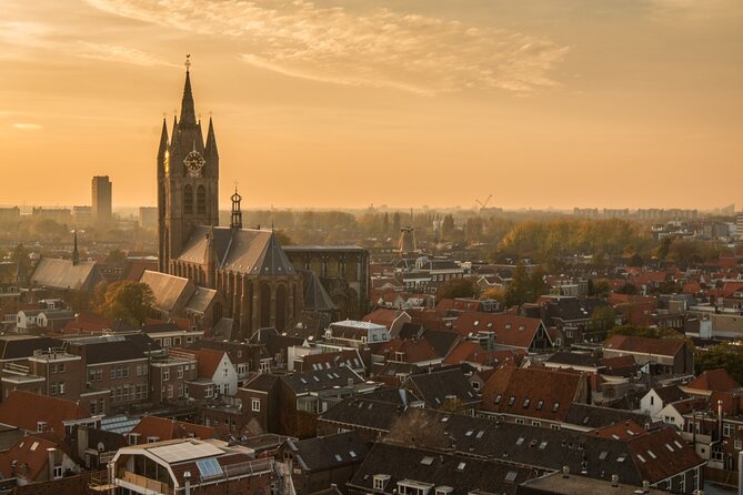 Delft: City Walk with Audio Guide in 7 Languages on your Phone - House of Vermeer and Delft Blue pottery