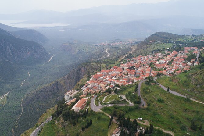 Delphi full day V.R audio guided tour with entry ticket - Lunch in Delphi and the quick Arachova stop