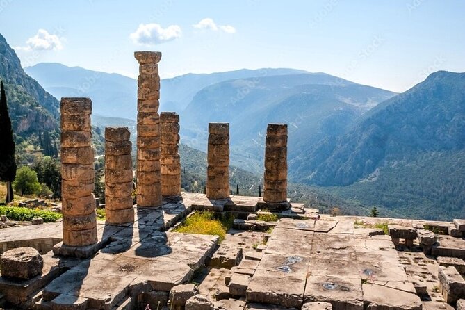 Delphi: Self-guided Audiovisual Tour with 3D Representations - Download the app before you reach Delphi