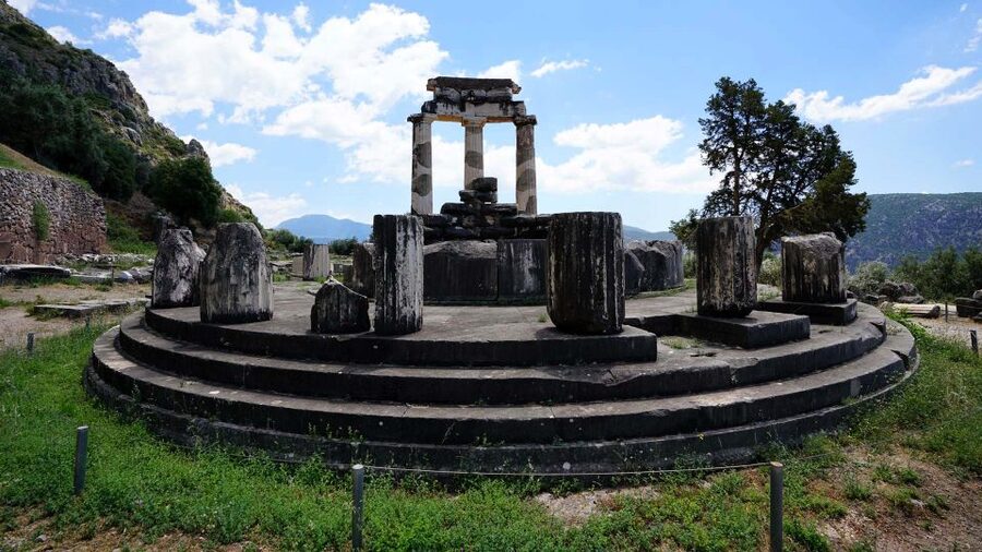 Delphi Self-Guided Tour with 3D Models & Audio (No Ticket) - Ancient art, from the Charioteer to the Sphinx