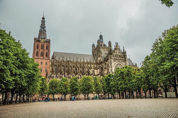 Den Bosch: City Walk Audio Guide in 7 Languages on your Phone - The Dragon Fountain and a Curious City Landmark