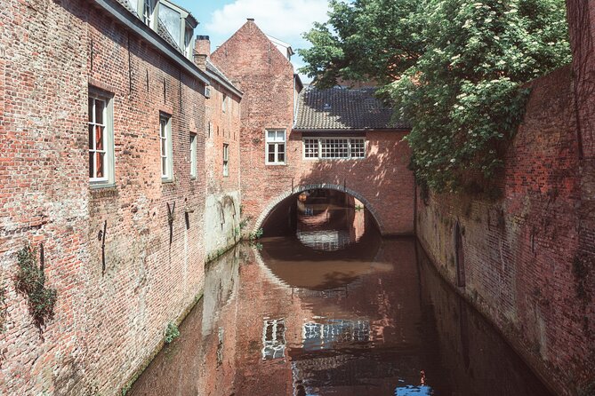 Den Bosch: City Walk Audio Guide in 7 Languages on your Phone - The Bossche Bol Stop at Jan de Groot