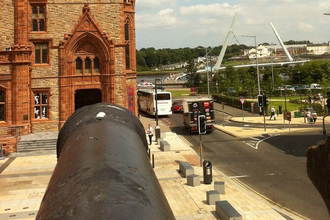 Derrie Danders: A Self-Guided Audio Tour of the Riverside and South City - Starting at Visit Derry and finding your rhythm
