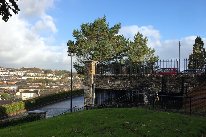 Derrie Danders: A Self-Guided Audio Tour of the Riverside and South City - Shipquay Gate and the Derry City Walls
