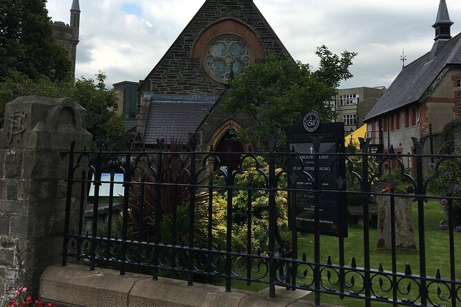 Derrie Danders: Highlights of the Walled City a Self-Guided Audio Tour - First Derry Presbyterian Church and Butcher’s Gate