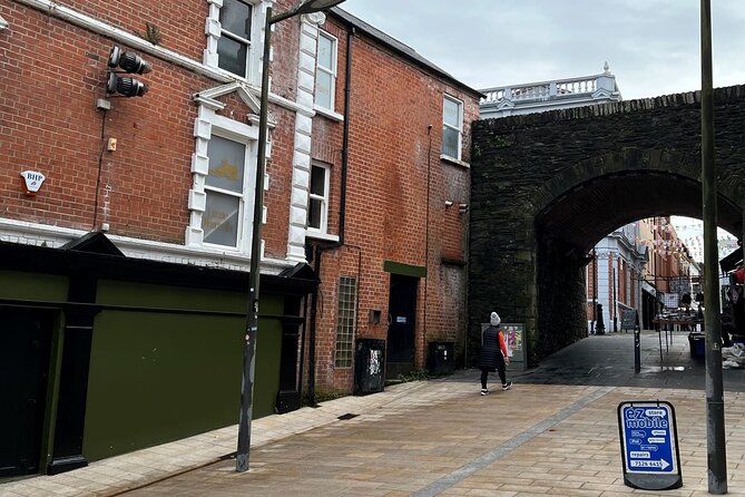 Derrie Danders: Unveiling Derry's Dark & Haunted Past Audio Tour - The Great Siege at the Apprentice Boys Memorial Hall