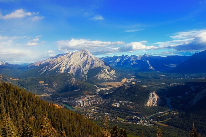 Discover the Rockies: 6 Self-Guided Smartphone Audio Tour Bundle - Lake Agnes Tea House Trail: a walking route with nature stories
