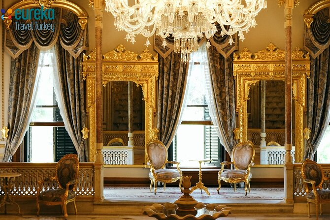 Dolmabahçe Palace Fast Entry QR Code Ticket & Audio Guide - The QR entry process and the security line