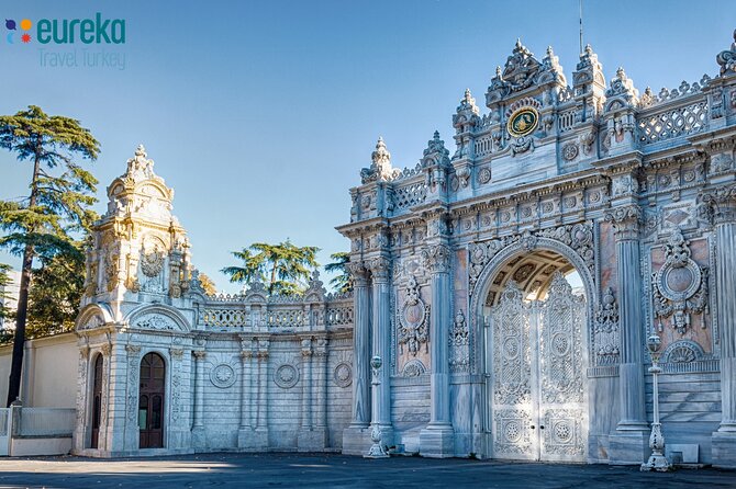 Dolmabahçe Palace Fast Entry QR Code Ticket & Audio Guide - The Clock Museum and palace art
