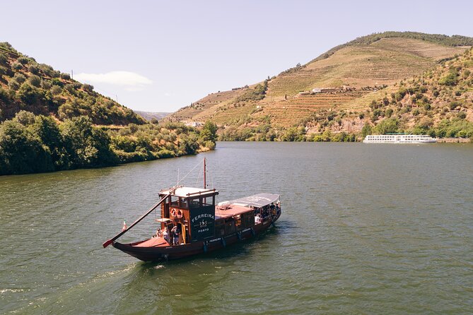 Douro Valley: Rabelo Boat Tour with Audio Guide - Quinta do Bomfim and Dow’s Port tradition