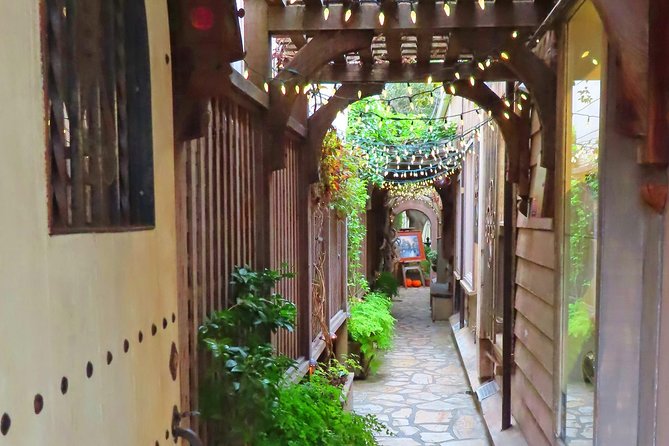 Downtown Carmel-by-the-Sea: A Self-Guided Audio Tour - Starting at Carmel Plaza on Ocean Avenue