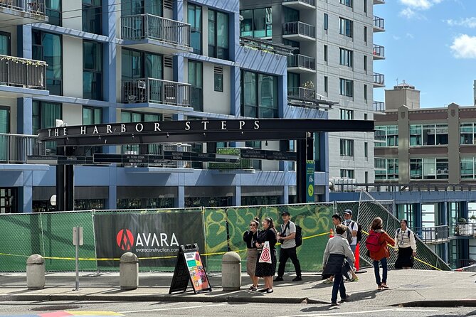 Downtown Seattle Self-Guided Walking Audio Tour - The Seattle Public Library and Benaroya Hall