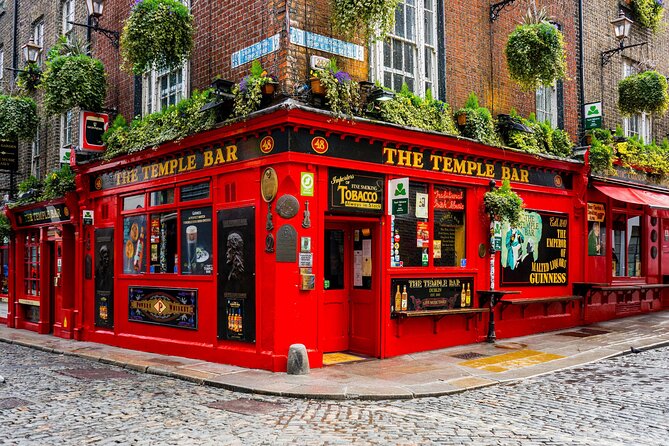 Dublin Walking Tour with Audioguide on Your Smartphone - St. Stephens Green and Grafton Street