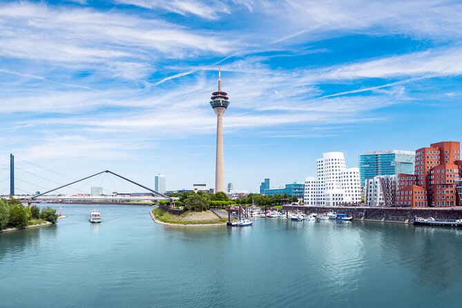 Dusseldorf: City Walk Audio Guide in 7 Languages on your Phone - Hofgarten, Düsseldorf’s green pause