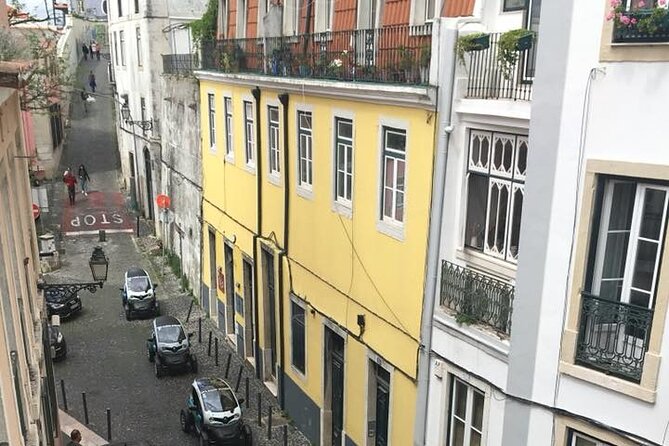 Eco Car Twizy Tour - Lisbon Downtown and Belém with GPS Audio Guide - Jerónimos Monastery and the pastry stop