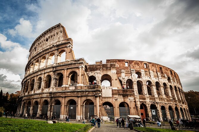 Entrance Tickets Colosseum, Roman Forum, Palatine with Audioguide - Who should book this experience?