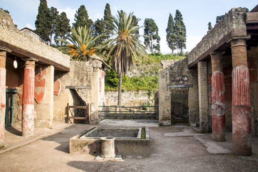 Ercolano: Herculaneum Entry Ticket with Optional Audio Guide - The boatsheds and the 300 skeletons