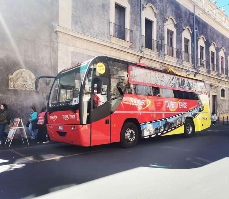Etna by Panoramic Bus, Audioguide 9 languages, from Catania - Finding the bus near Piazza Duomo