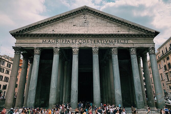 Experience: The Pantheon Audio Tour - Entering the Pantheon in Piazza della Rotonda