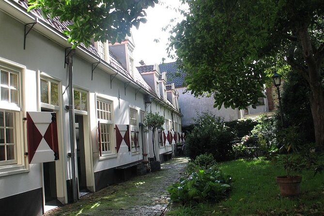 Explore Highlights of Haarlem: Self-Guided GPS and Audio Tour - Starting among Haarlem’s grandest buildings