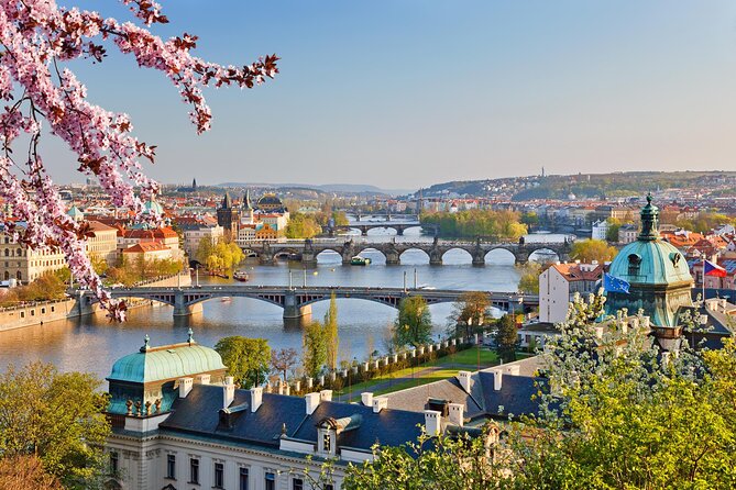 Explore Marvellous Prague: Self-Guided Audio Tour - Charles Bridge: Prague’s essential crossing