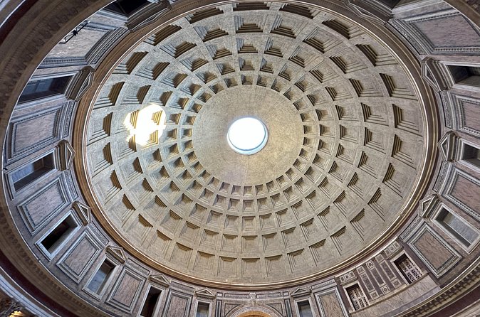 Fast Track Ticket in Pantheon (Rome) with Audio Guide - Marble floors, columns, statues, and tombs