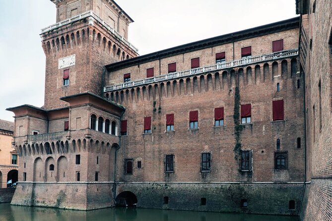 Ferrara Walking Tour with Audio and Written Guide - City Hall and the former Ducal Palace courtyard