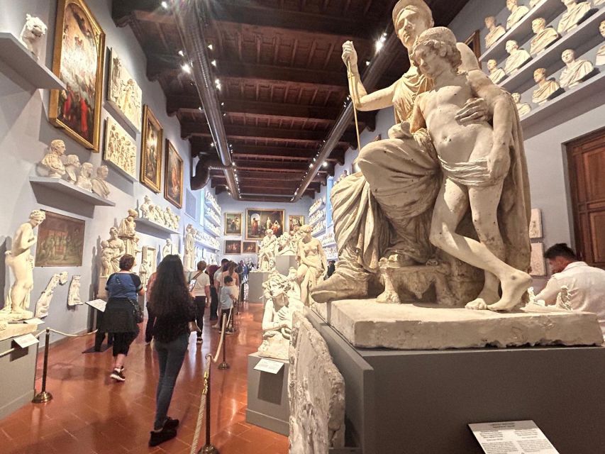Florence: Accademia Gallery David Entry & Audio Guide App - Heat, crowds, bags, and accessibility
