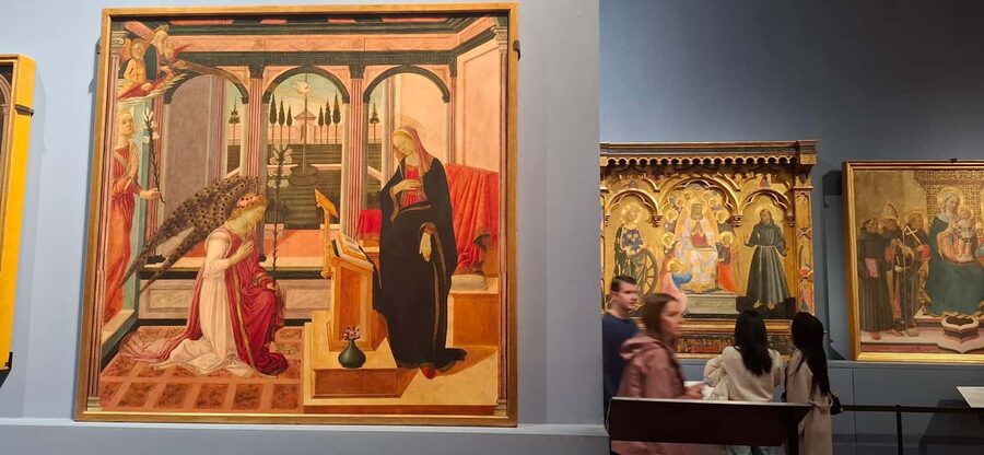 Florence: Accademia Gallery Reserved Entry & Audio Guide - Entering the gallery with less waiting