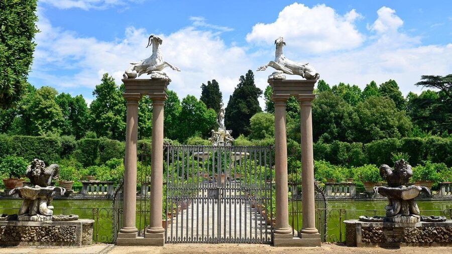 Florence Audioguide - TravelMate app for your smartphone - Accademia and the Medici story