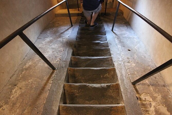 Florence: Brunelleschi's Dome Reserved Timed Ticket & Audio App - Climbing Brunelleschi’s Dome, step by narrow step