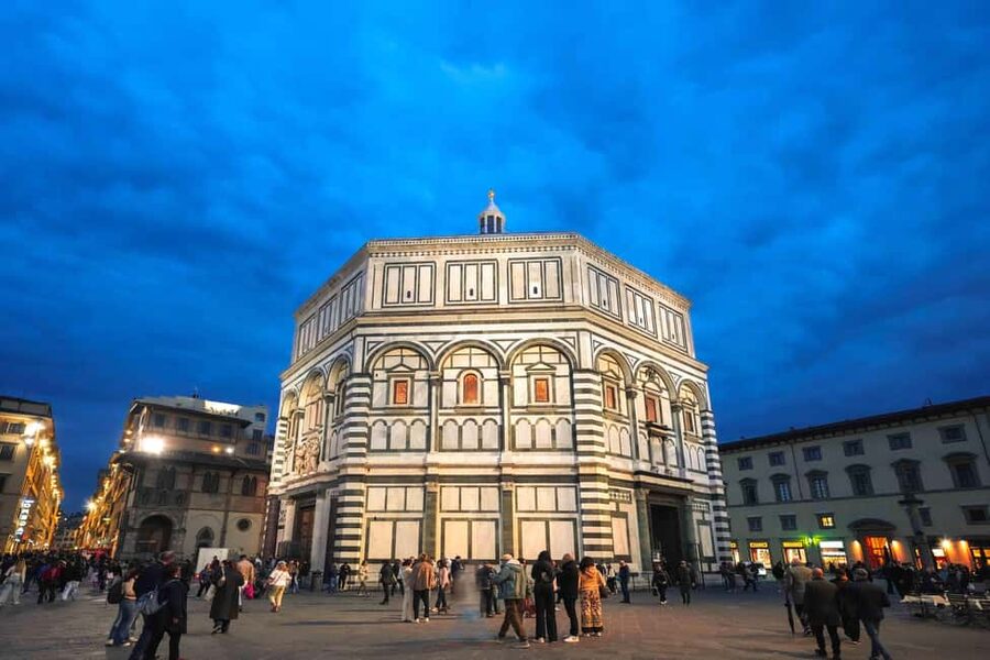 Florence: Dome Climb Entry Ticket with Digital Audio Guide - Meeting at the Lindt shop