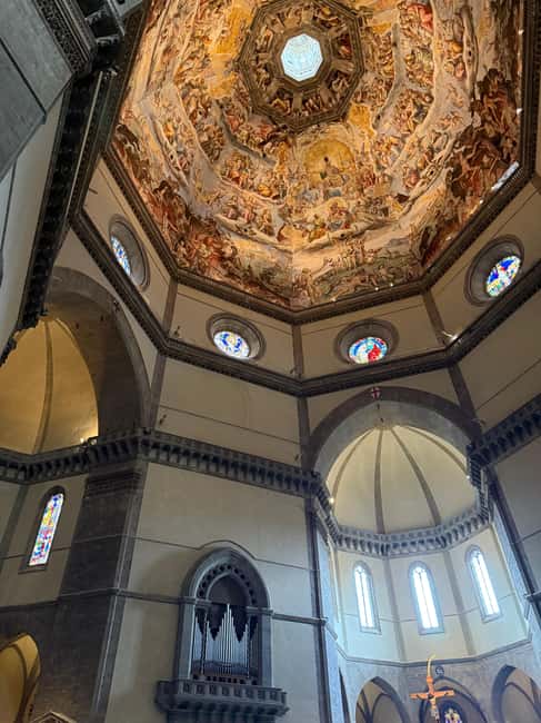 Florence: Duomo Cathedral Hosted Entry with Audio Guide - The queue reality: helpful hosting, not guaranteed fast track