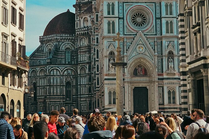 Florence : Giotto's Bell Tower and Cathedral with Audio Guide App - Meeting point and getting oriented in Piazza del Duomo