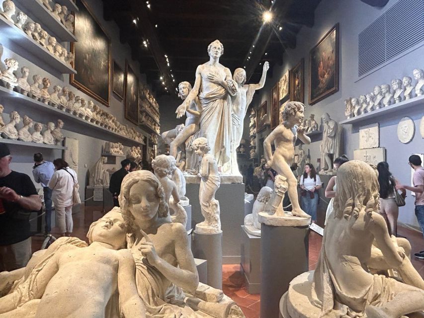 Florence: Michelangelo's David Entrance Ticket and Audio App - The top floor and its medieval altarpieces