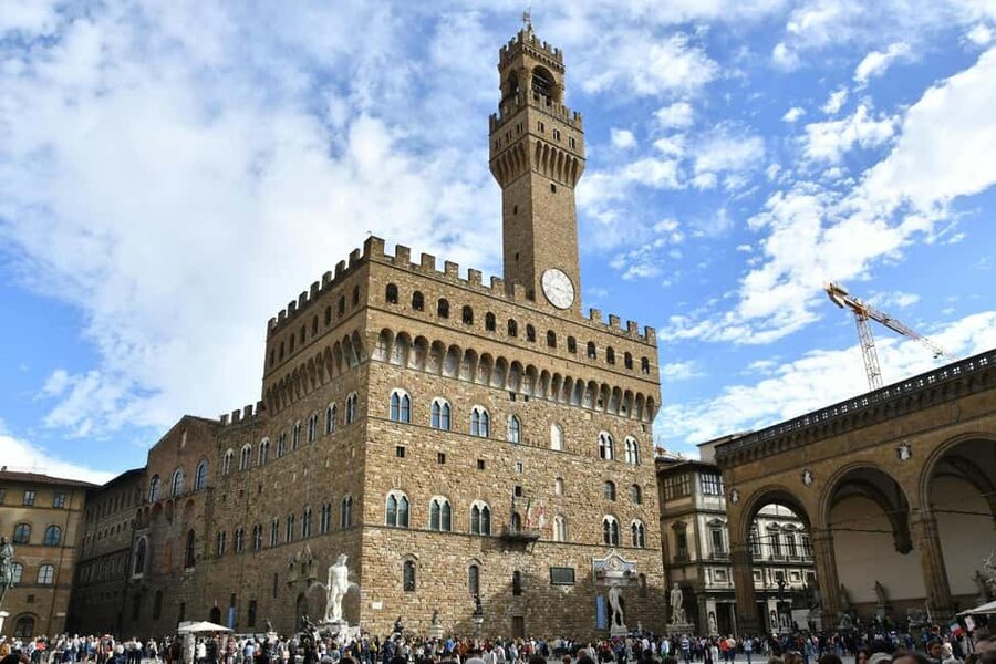 Florence: Palazzo Vecchio Entry Ticket with Audio Guide - Medici rooms and the palace’s private side