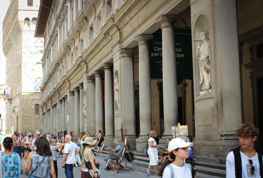 Florence: Uffizi Entry Ticket & Audio Guided Tour with Host - Who should book this Uffizi experience?