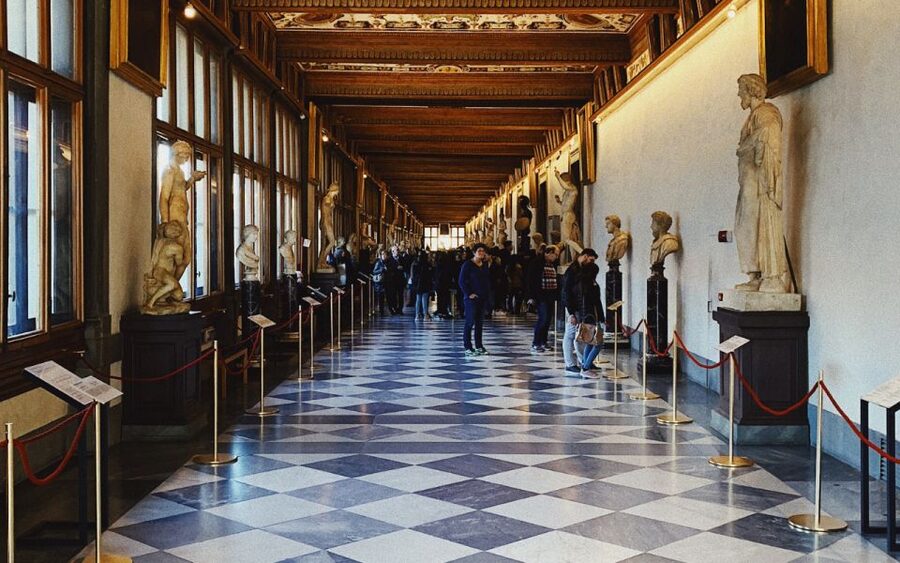 Florence: Uffizi Entry Ticket & Audio Guided Tour with Host - How the two-hour format works