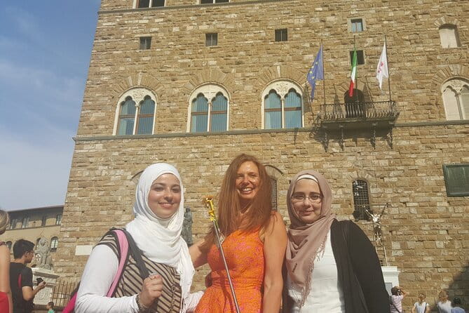 Florence: Uffizi Gallery Audio Guided Tour led by Tour Leader - How the audio guide and live guide work together