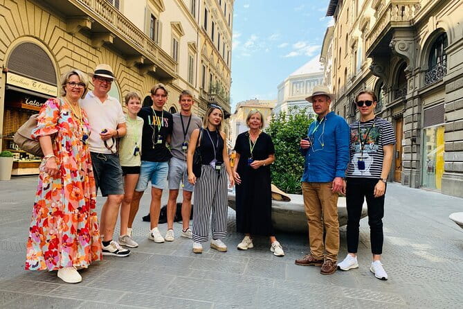 Florence Walking Tour with Audioguide on Your Smartphone - Palazzo Vecchio and the Loggia dei Lanzi Pack in Florence’s Power