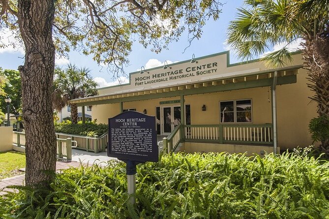 Fort Lauderdale Riverwalk Self-guided Audio Walking Tour - Museums, campuses, and modern riverfront buildings