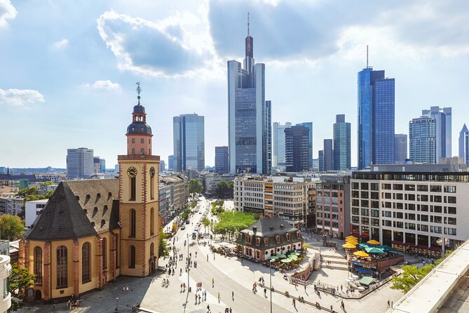 Frankfurt Scavenger Hunt and Highlights Self Guided Audio Tour - Getting started at the Alte Oper