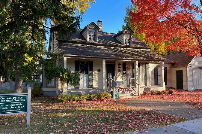 French History Tour of Detroit A Self-Guided Audio Tour App - Three Indoor Stops Add Shape to the Day