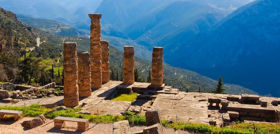 From Athens: Delphi Full Day V.R. Audio Guided Tour - What the VR and audio guide add