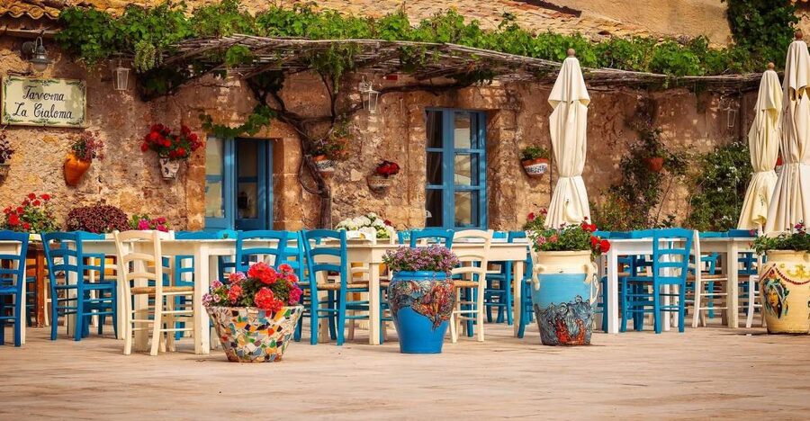 From Catania: Siracusa, Ortigia, Marzamemi audio-guided tour - Ortigia brings Syracuse into a compact historic center