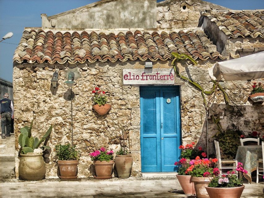 From Catania: Siracusa, Ortigia, Marzamemi audio-guided tour - Marzamemi: tuna fishing, flowers, and a short seaside pause