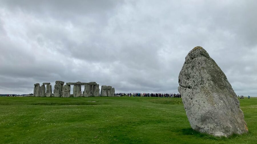 From London: Stonehenge Day Trip with Audioguide - Three hours among the stones