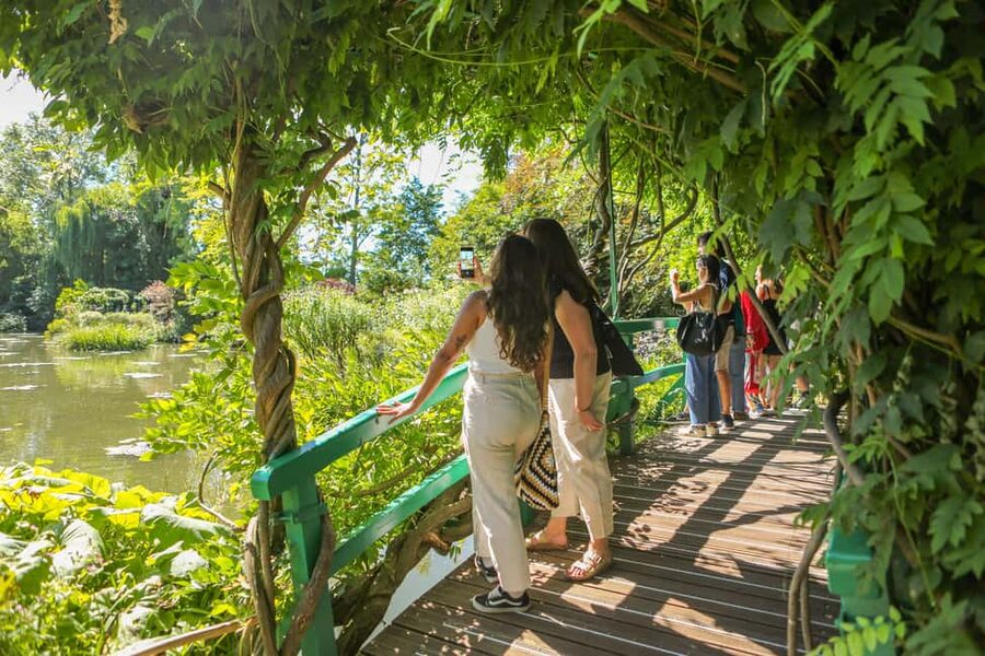 From Paris: Giverny Audio-Guided Tour - Inside Monet’s house and gardens